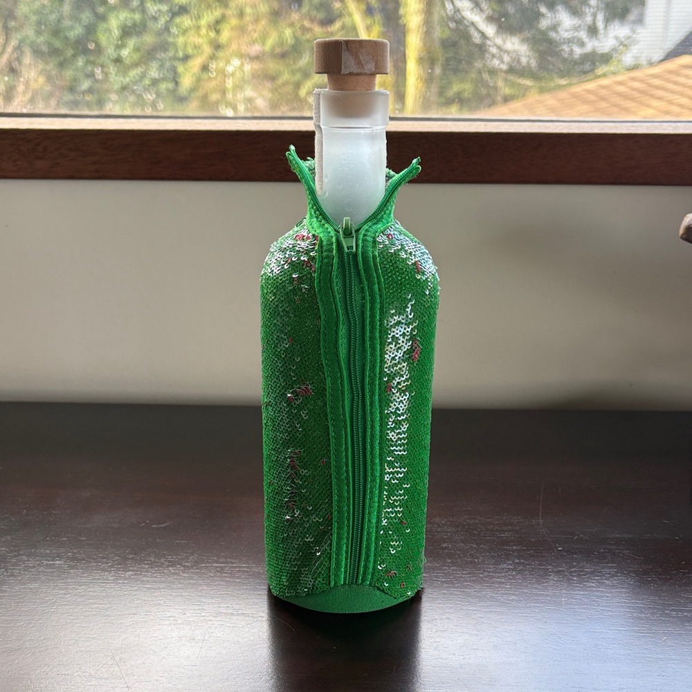 Absolut Vodka Limited Edition Wicked for Good sequin cover - for 750 ml bottle
